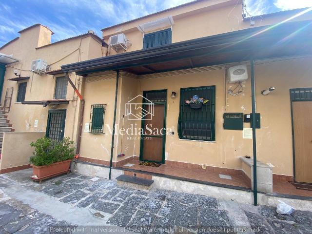 2-room flat in Via Cegnacolo, Ercolano - Photo 1