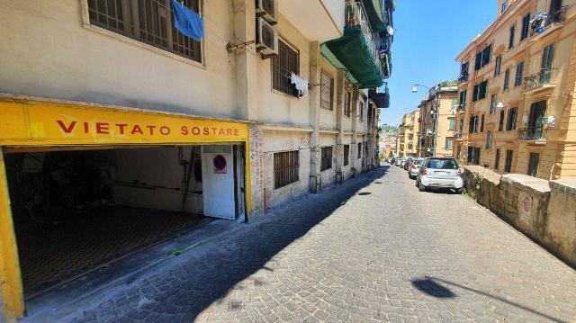 Warehouse in Largo Corigliano, Napoli - Photo 1