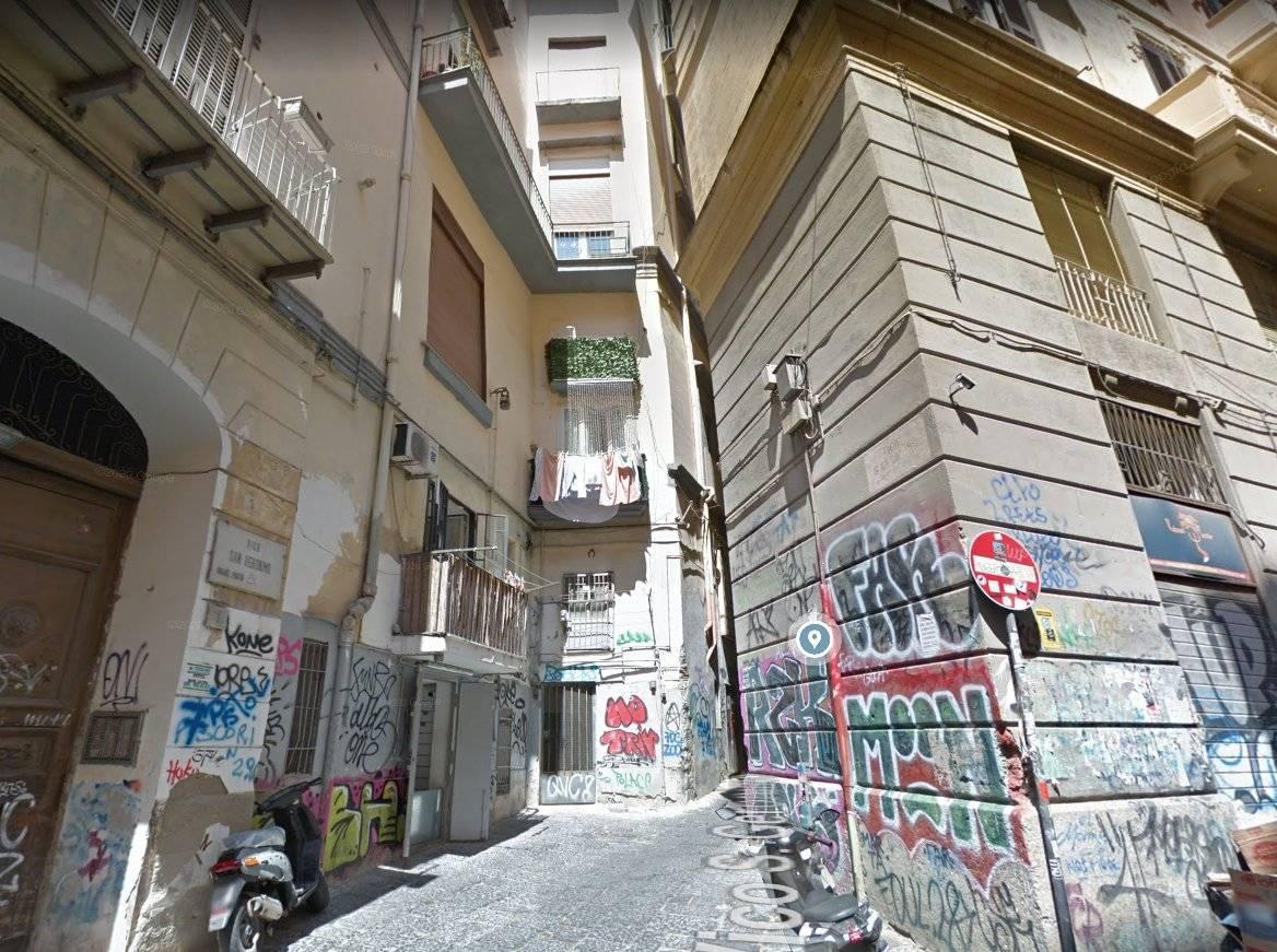 Palazzina commerciale in vendita a Napoli