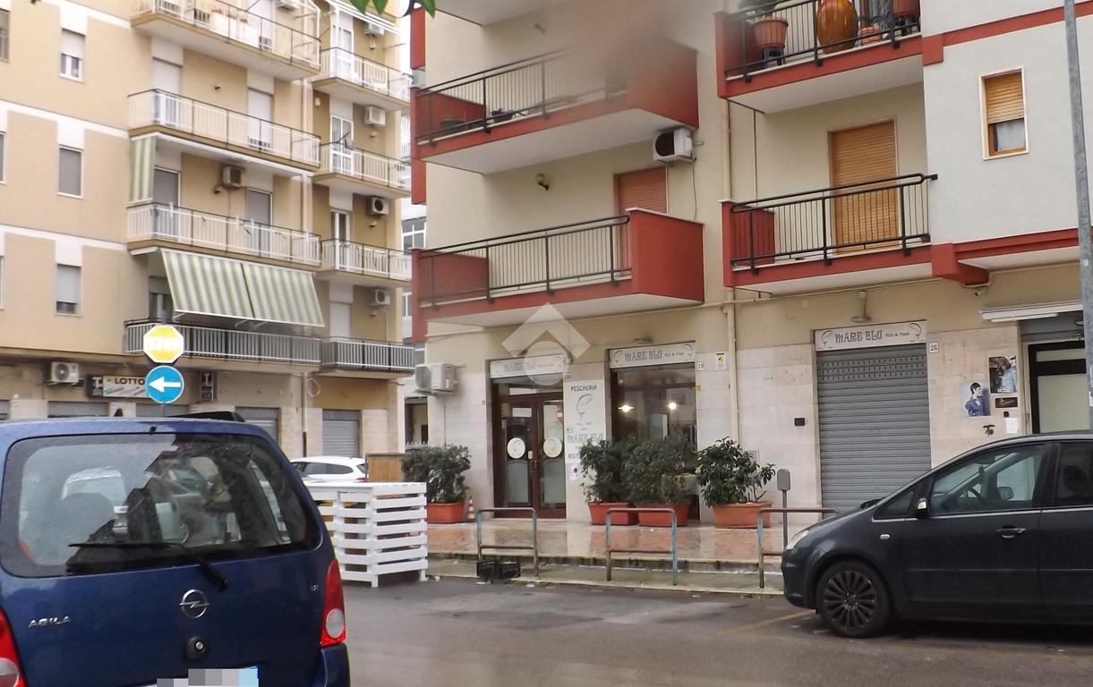 Negozio in Via Luigi d'Angiò 30, Bisceglie, {3} - Foto 1