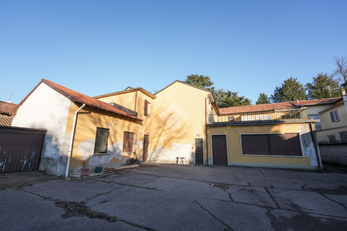 Casa indipendente in vendita a Verano Brianza