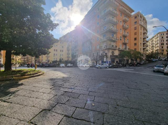 Shop in Piazza Leonardo 1, Napoli - Photo 1