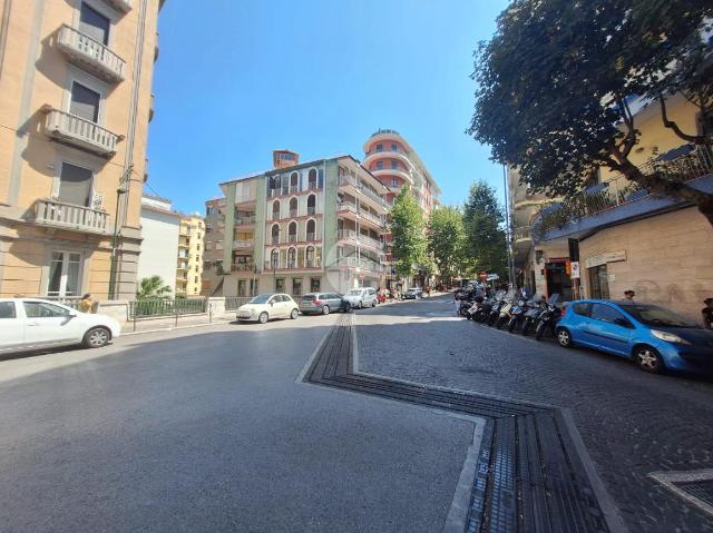 Warenlager in Via Alessandro Scarlatti 198, Napoli - Foto 1