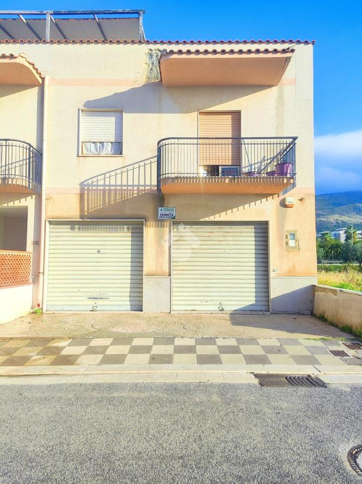 Magazzino in Via delle Oreadi 125, Trapani, {3} - Foto 1