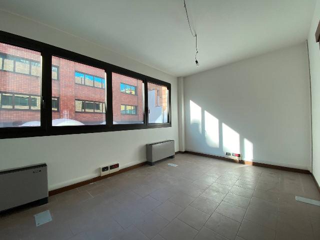 Shared office in {3}, Piazzetta Cesira Gasparotto - Photo 1