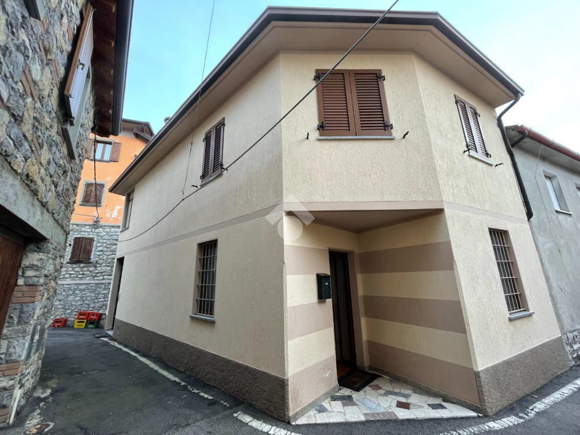 Casa indipendente in vendita a Parzanica