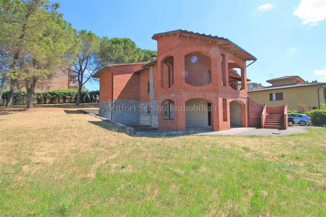 Villa in vendita a Asciano