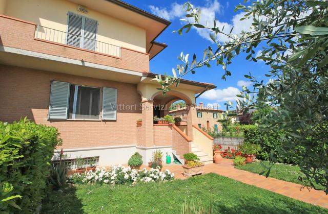 Terraced house in Via di Circonvallazione, Lucignano - Photo 1