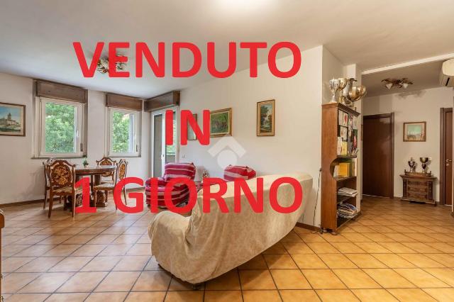 2-room flat in Via Domenico Cimarosa 2, Buccinasco - Photo 1