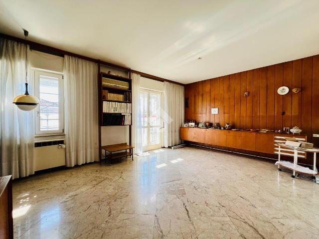 4-room flat in Via Pietro Torelli, Mantova - Photo 1