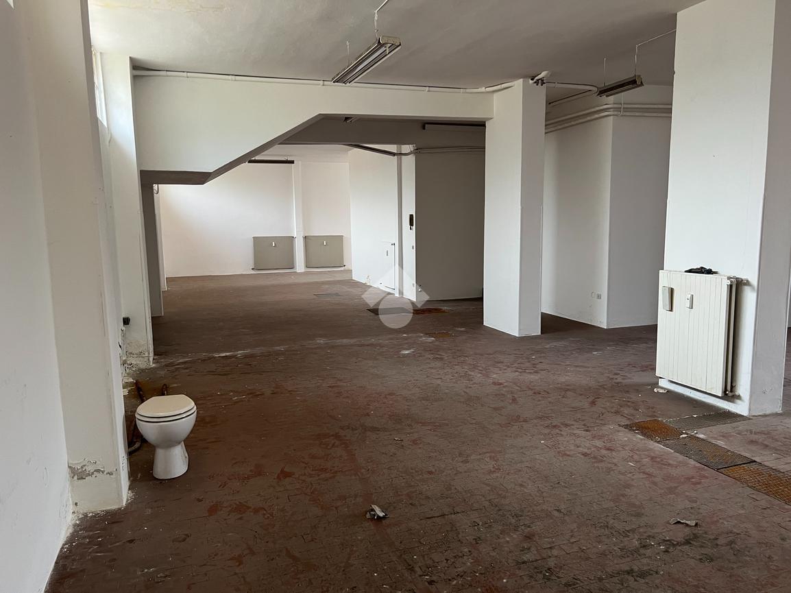 Magazzino in Via Buccari 14, Monza - Foto 1