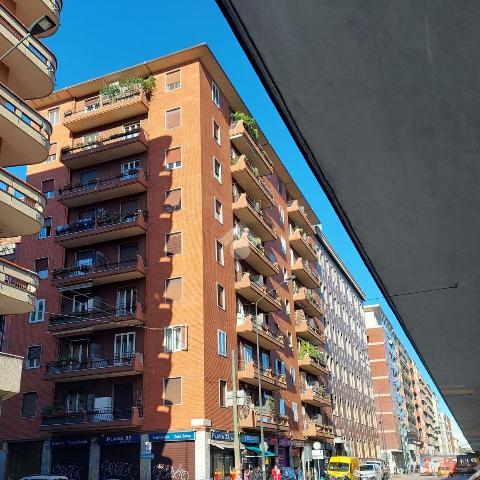 Negozio in {3}, Viale Monte Ceneri 68 - Foto 1