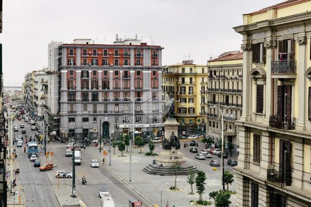 Zweizimmerwohnung in Via Milano 62, Napoli - Foto 1