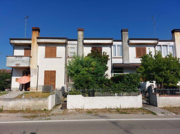 Terraced house in Via Spina 172, Lagosanto - Photo 1