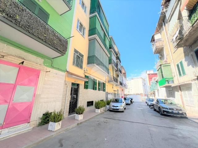 Zweizimmerwohnung in 1 Traversa di Via Vittorio Veneto 13, Napoli - Foto 1