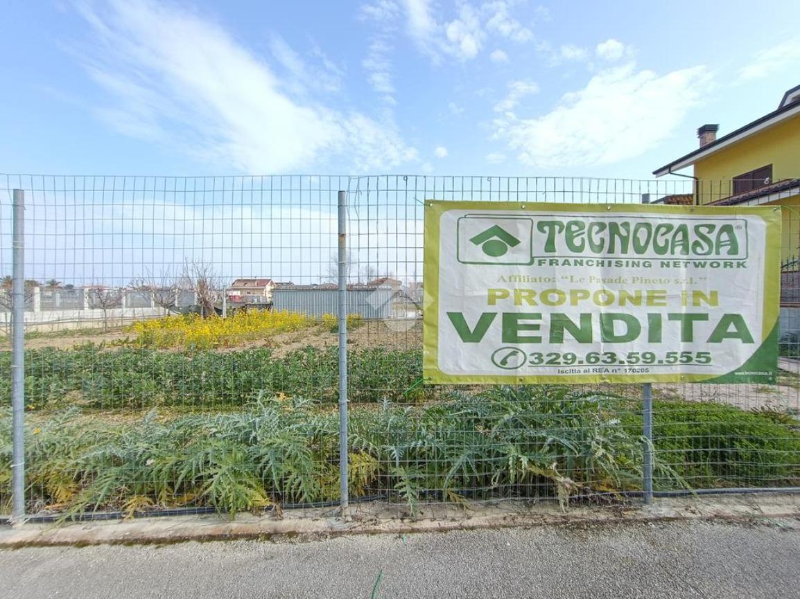Terreno edificabile in vendita a Pineto