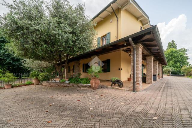 Villa in Via Pietro Giardini 1288, Modena - Foto 1