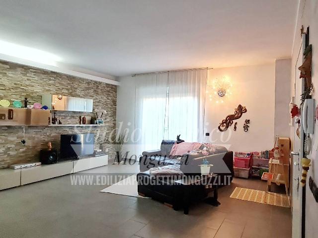 4-room flat in Via Piersanti Mattarella 6, Carugate - Photo 1