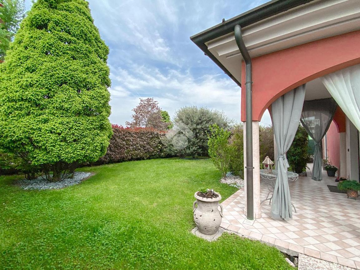 Villa in vendita a Corzano