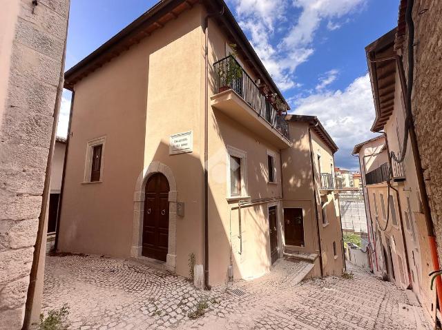 Quadrilocale in Chiassetto degli Ebrei 1, L'Aquila - Foto 1