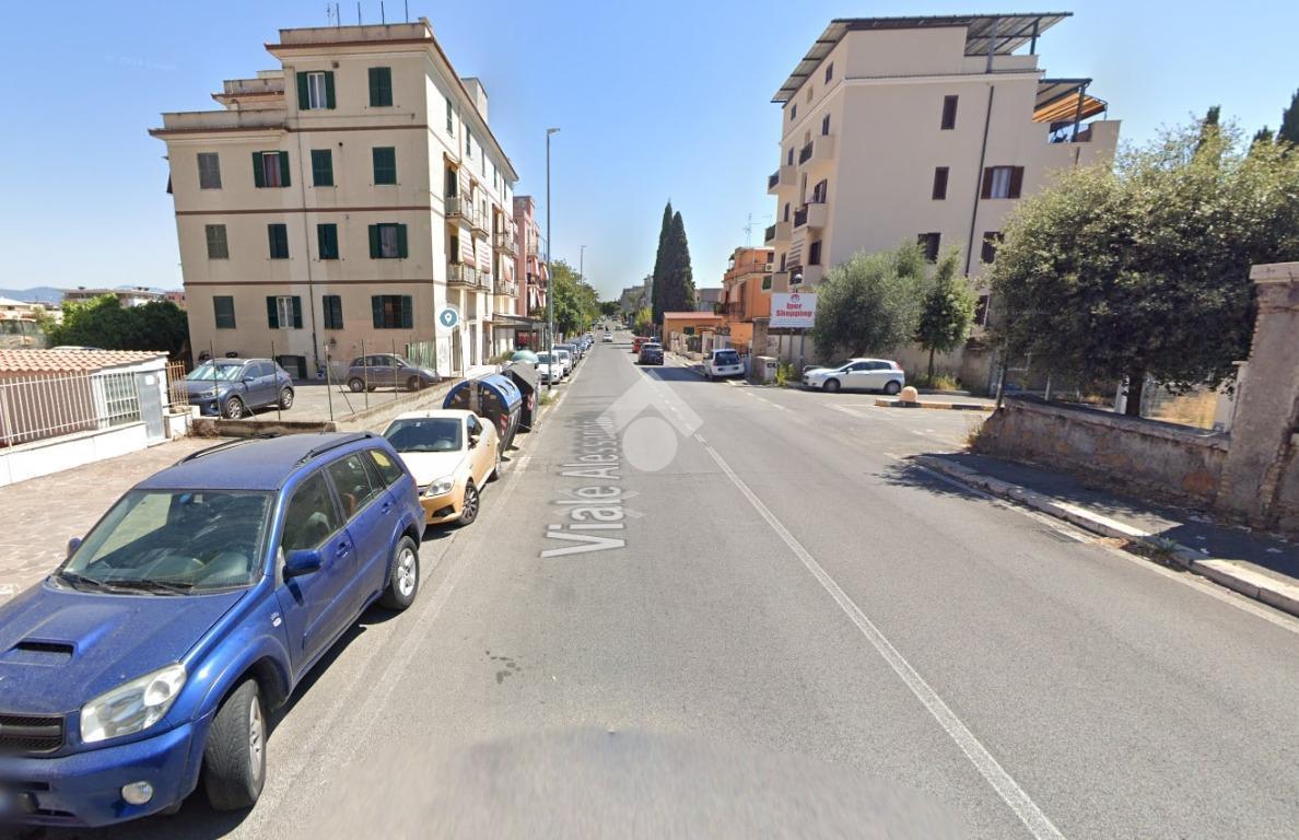 Negozio in Viale Alessandrino, Roma, {3} - Foto 2