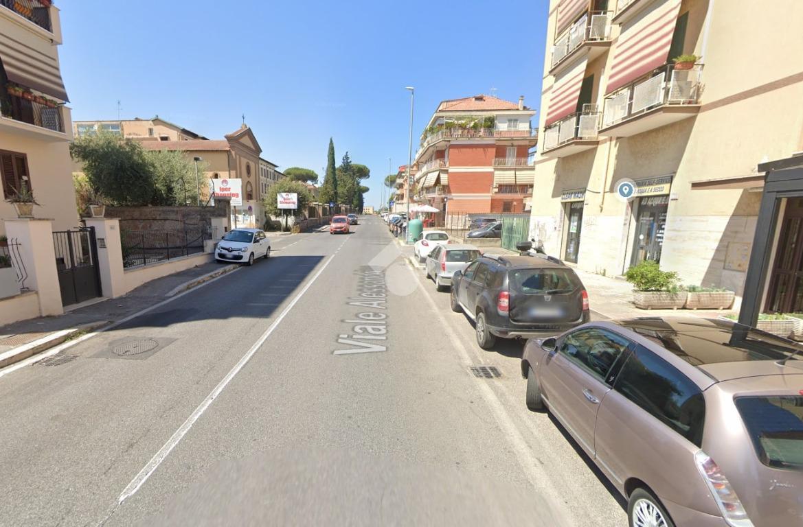 Negozio in Viale Alessandrino, Roma, {3} - Foto 1