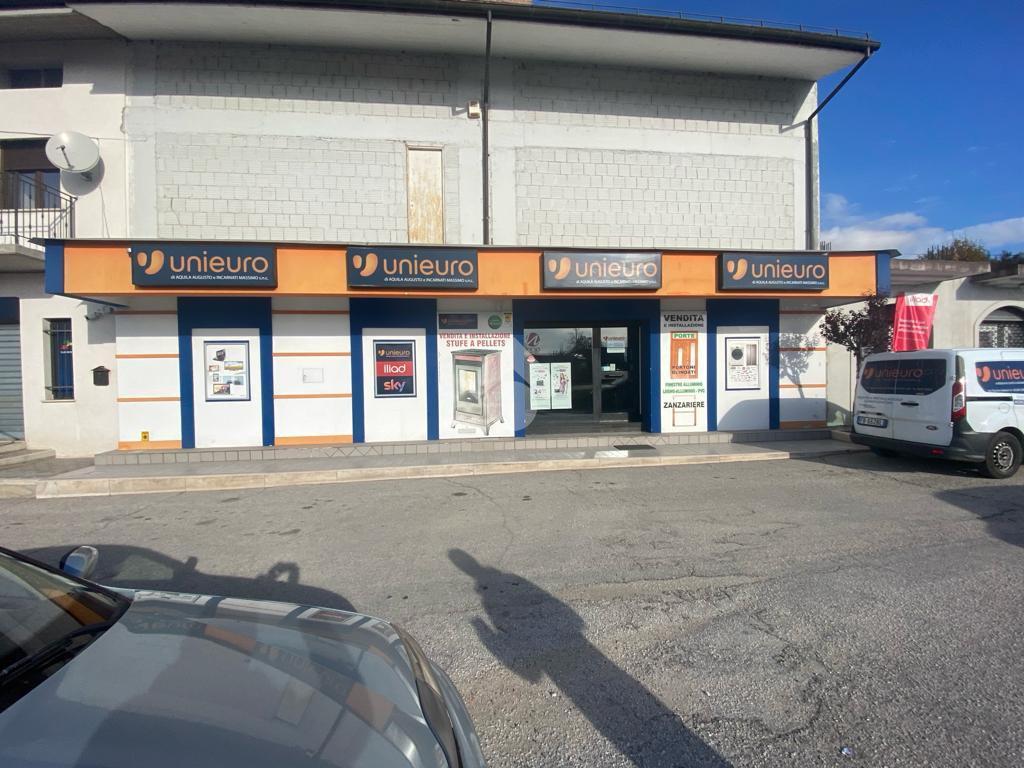 Palazzina commerciale in Via Valeria Tiburtina  Km 130,920, Cerchio, {3} - Foto 1