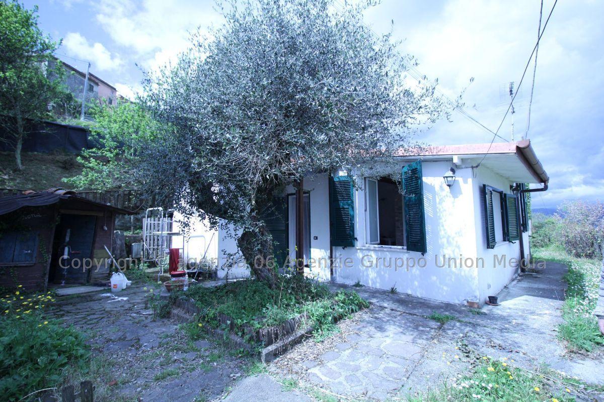 Casa indipendente in vendita a Vezzano Ligure