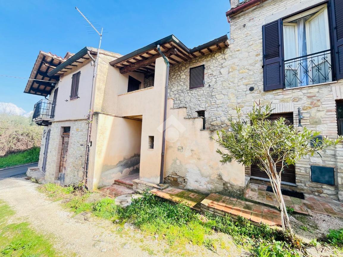 Casa indipendente in vendita a Assisi