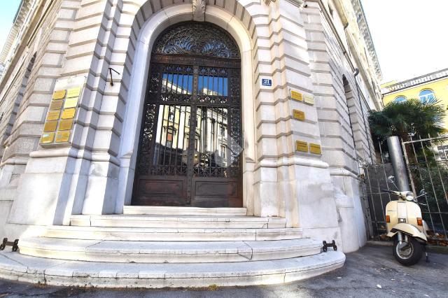 2-room flat in Via del Coroneo 21, Trieste - Photo 1