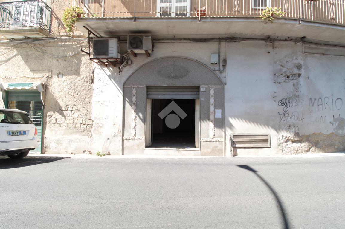 Negozio in Locale Commerciale Via Tenga 11, Caserta - Foto 1