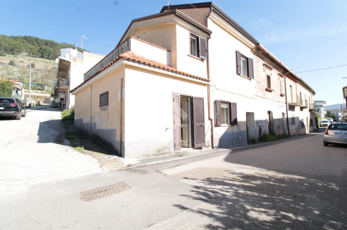 Casa indipendente in vendita a Castel Morrone