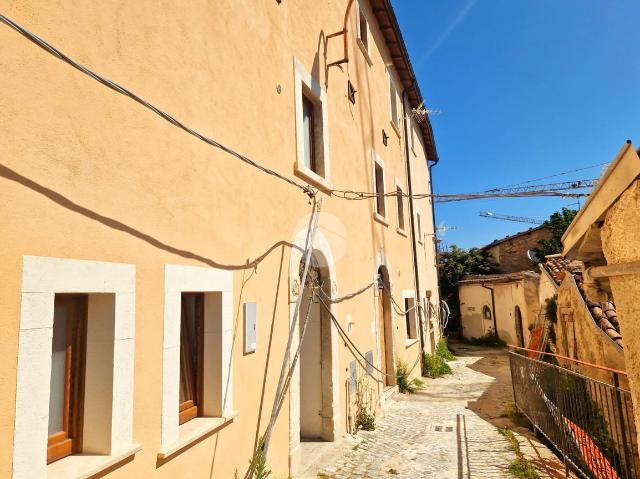 4-room flat in {3}, Casa Semindipendente Via Centrale - Photo 1