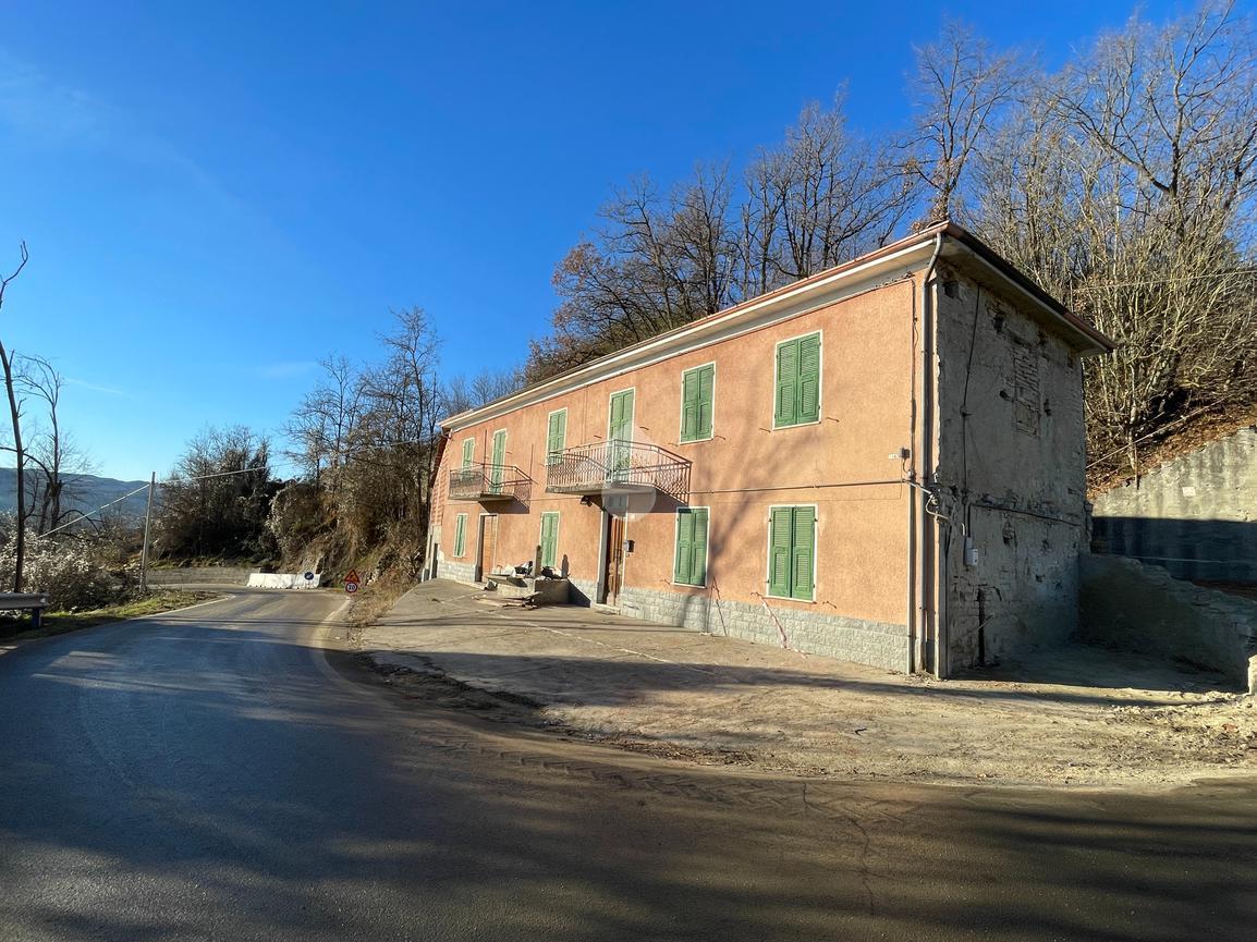 Casa indipendente in vendita a Loazzolo