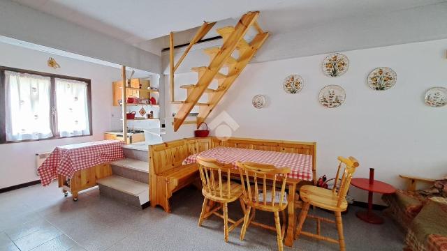 4-room flat in Via Il Castello 5, Roccaraso - Photo 1