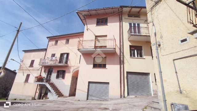 Casa indipendente in Frazione Vaccara 15, Gualdo Tadino - Foto 1