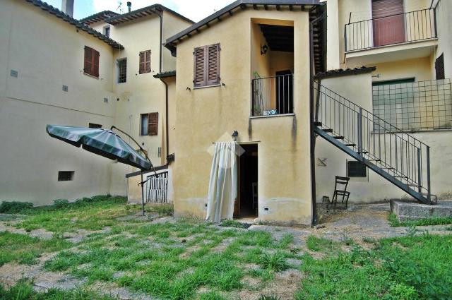 Detached house in Via Garibaldi 2, Nocera Umbra - Photo 1