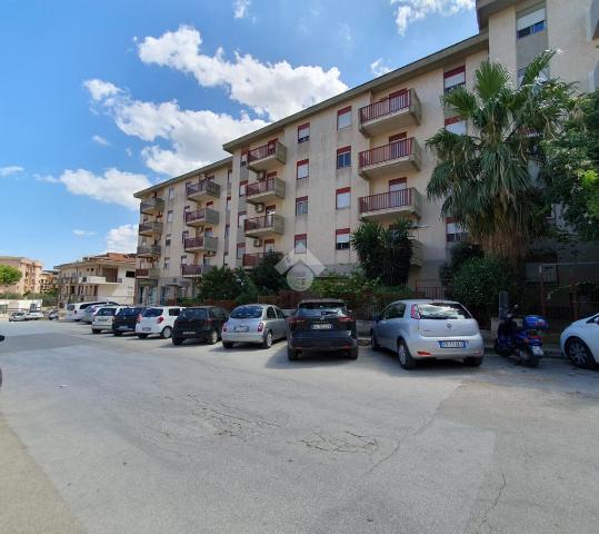 Trilocale in Via Giuseppe Saragat 14, Castellammare del Golfo - Foto 1