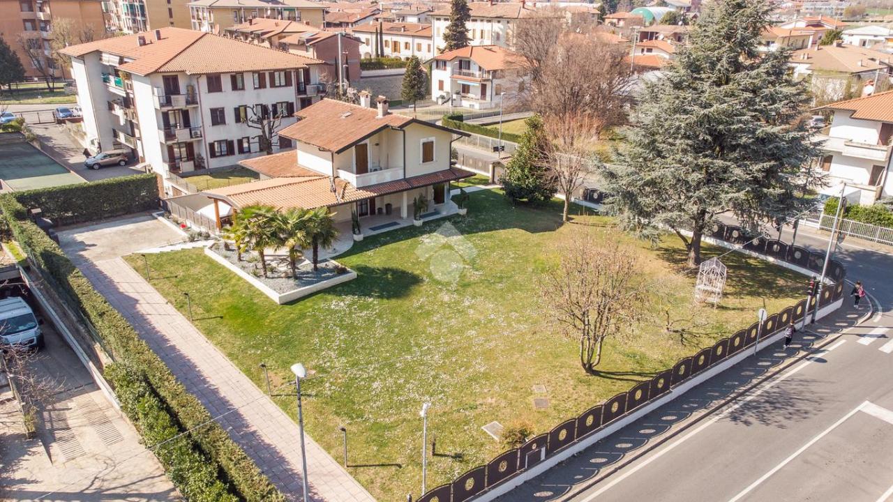 Villa in vendita a Bonate Sopra