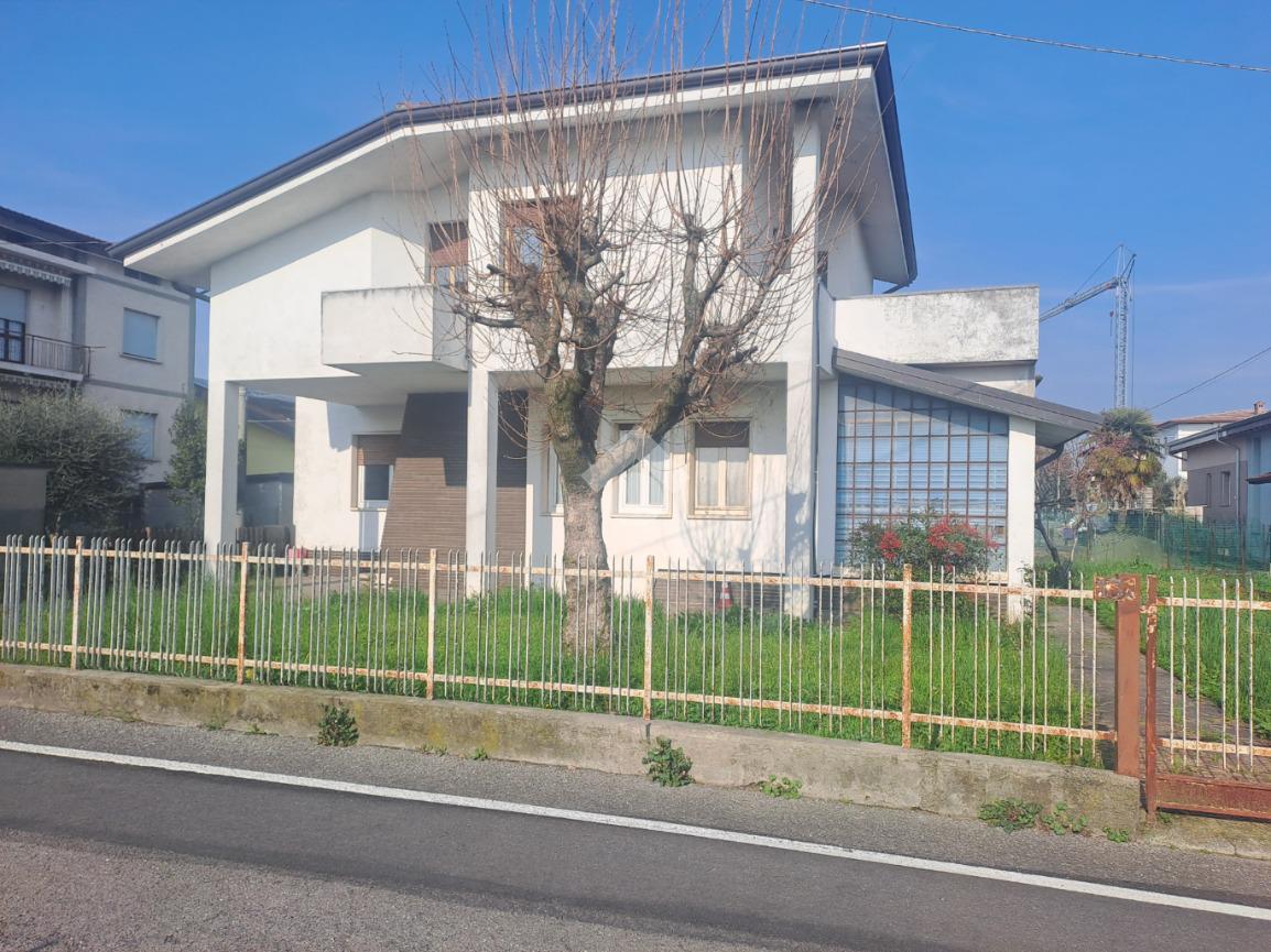 Villa in vendita a Zanica
