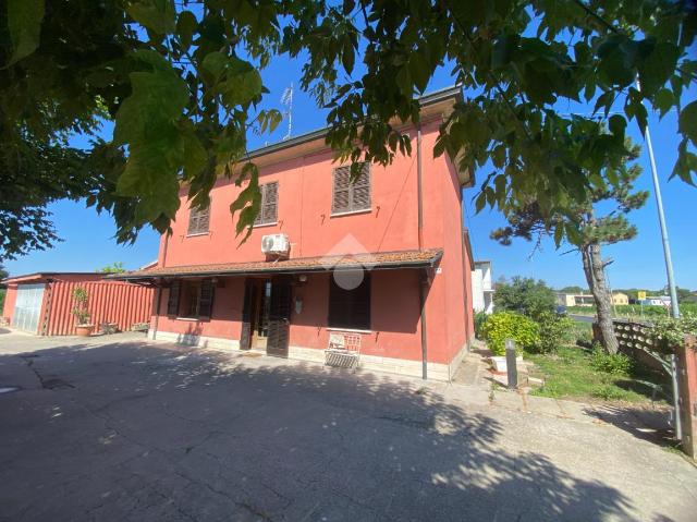 Detached house in Via Gagliazzona 77, Conselice - Photo 1