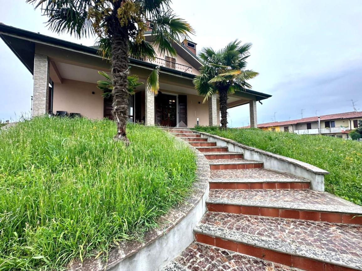 Villa in vendita a Fara Olivana Con Sola