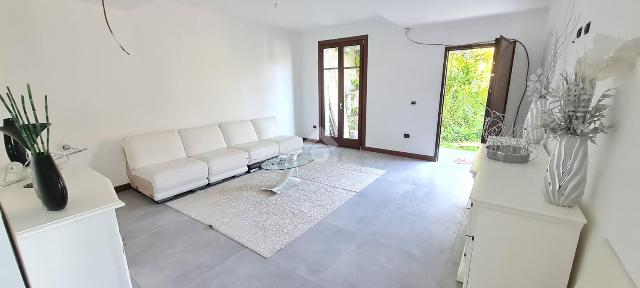 4-room flat in Via Antonio Locatelli 1, Bagnatica - Photo 1