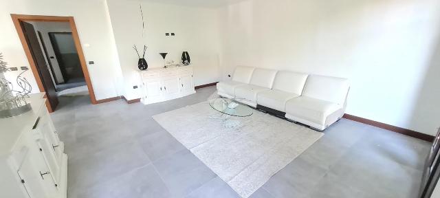 4-room flat in Via Antonio Locatelli 1, Bagnatica - Photo 1