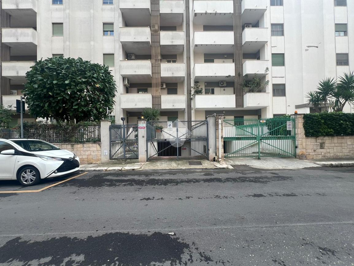 Magazzino in Via Achille Grandi 5, Brindisi, {3} - Foto 1