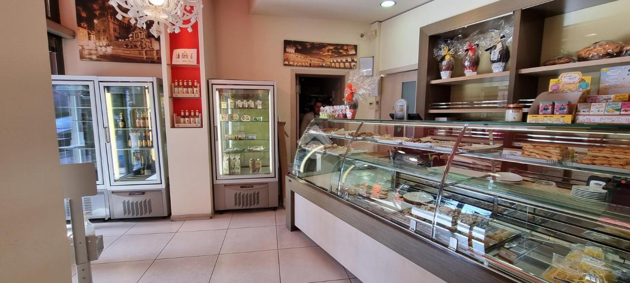 Negozio in Via Lipparini 8, Bologna, {3} - Foto 1
