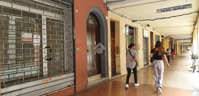 Geschäft in Via Sant'Isaia 34, Bologna - Foto 1