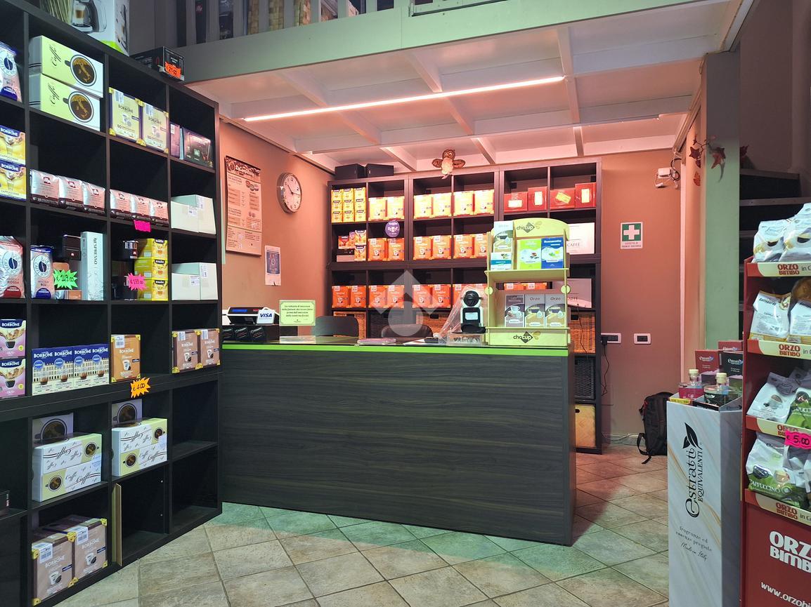 Negozio in Via Garibaldi 28, Casalecchio Di Reno, {3} - Foto 1