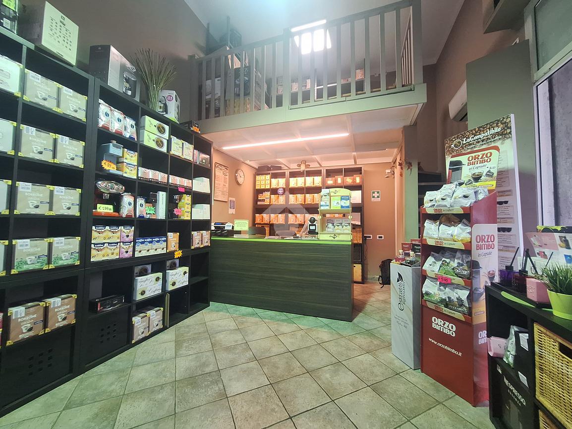 Negozio in Via Garibaldi 28, Casalecchio Di Reno, {3} - Foto 1