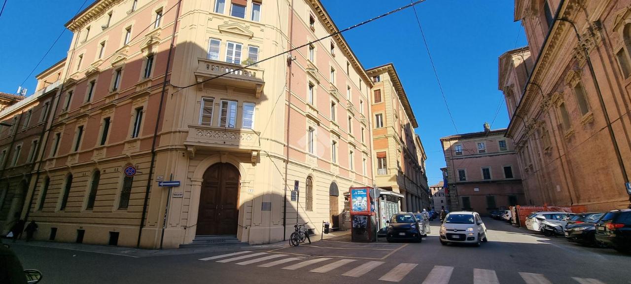 Magazzino in Via IV Novembre 9, Bologna, {3} - Foto 1